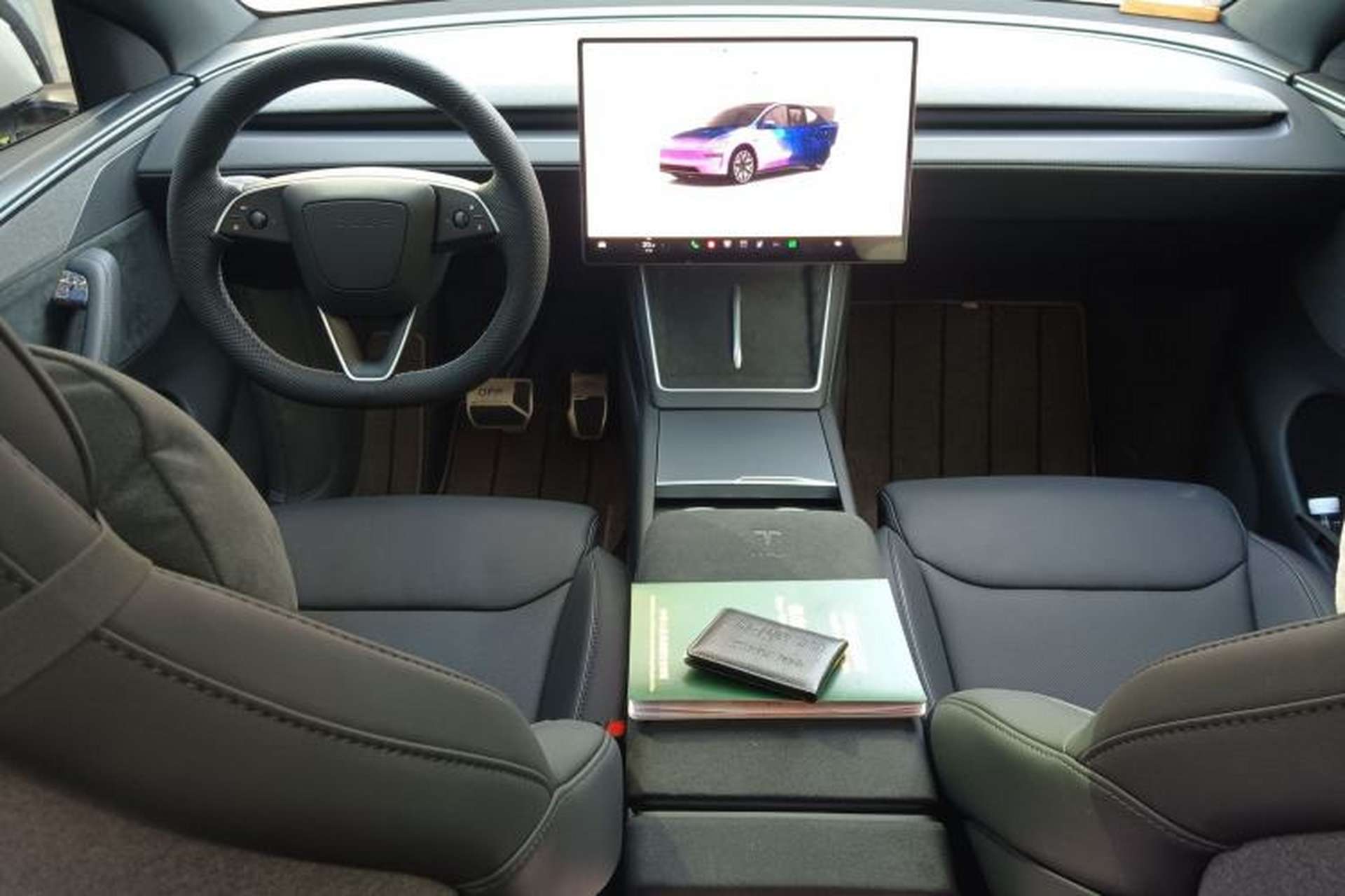 Used Tesla Model Y L 2025 Model Long-Range All-Wheel-Drive Version Center Console