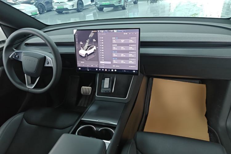 Used Tesla Model Y L 2025 Model Long-Range All-Wheel-Drive Version Center Console