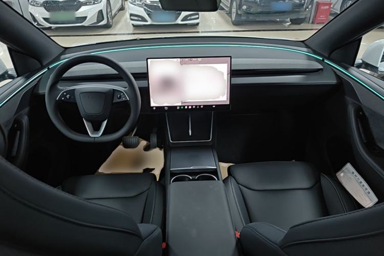 Used Tesla Model Y L 2025 Model Long-Range All-Wheel-Drive Version Center Console
