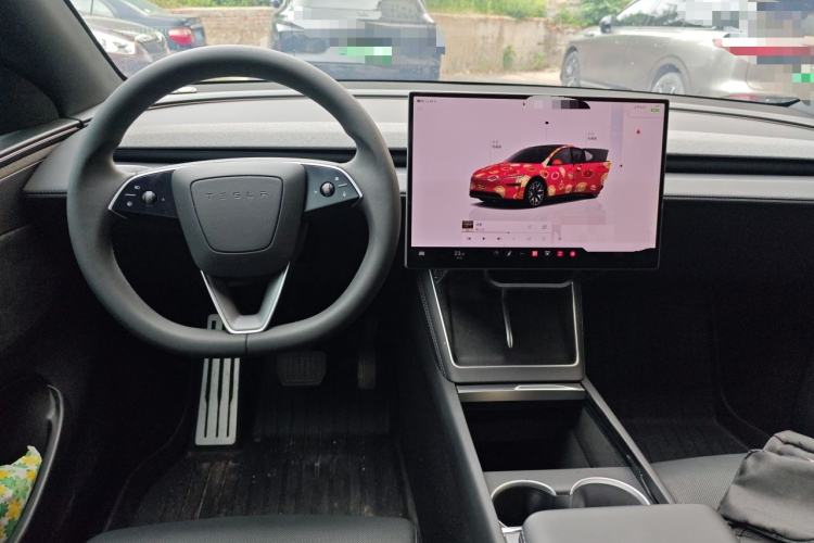 Used Tesla Model Y L 2025 Model Long-Range All-Wheel-Drive Version Center Console