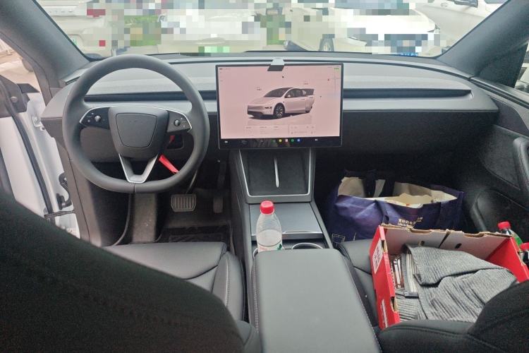 Used Tesla Model Y L 2025 Model Long-Range All-Wheel-Drive Version Center Console