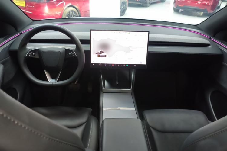Used Tesla Model Y L 2025 Model Long-Range All-Wheel-Drive Version Center Console