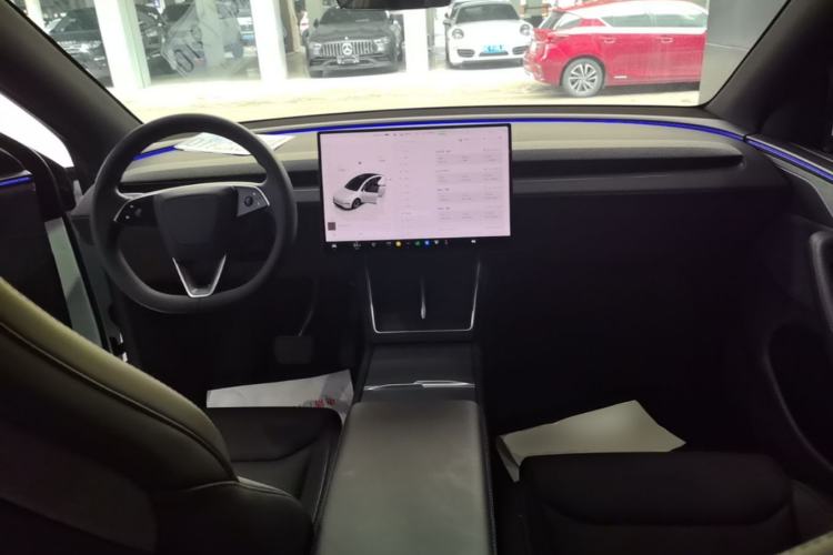 Used Tesla Model Y L 2025 Model Long-Range All-Wheel-Drive Version Center Console