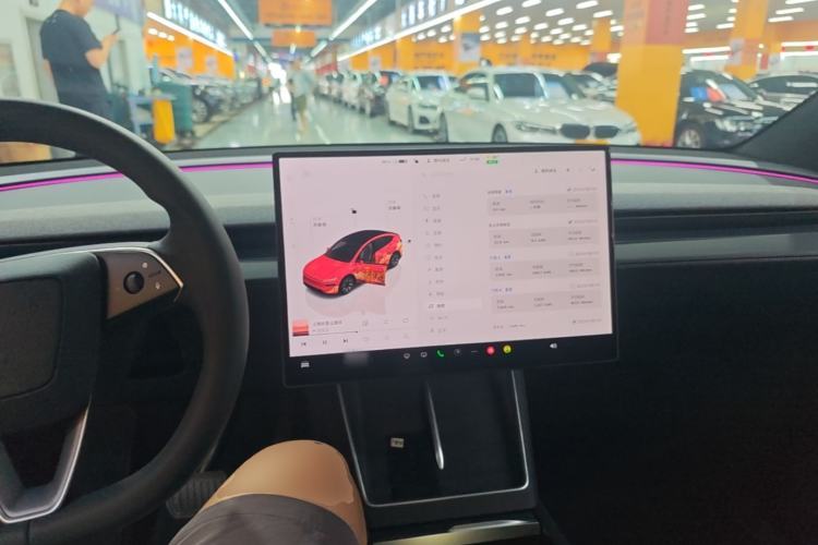 Used Tesla Model Y L 2025 Model Long-Range All-Wheel-Drive Version Center Console