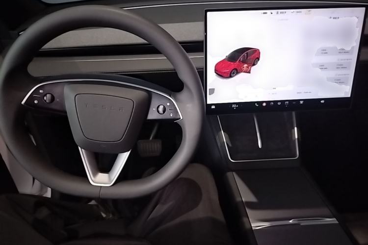 Used Tesla Model Y L 2025 Model Long-Range All-Wheel-Drive Version Center Console