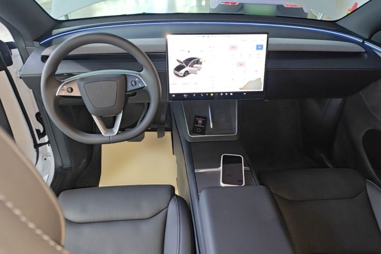 Used Tesla Model Y L 2025 Model Long-Range All-Wheel-Drive Version Center Console