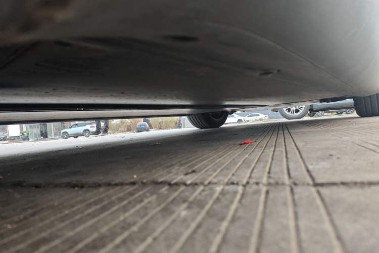 Used Tesla Model Y L 2025 Model Long-Range All-Wheel-Drive Version Chassis Rear Right