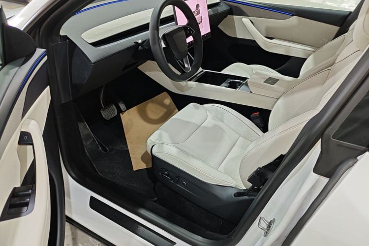 Used Tesla Model Y L 2025 Model Long-Range All-Wheel-Drive Version Driver Seat
