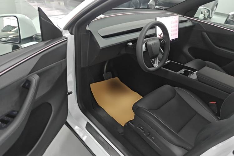 Used Tesla Model Y L 2025 Model Long-Range All-Wheel-Drive Version Driver Seat