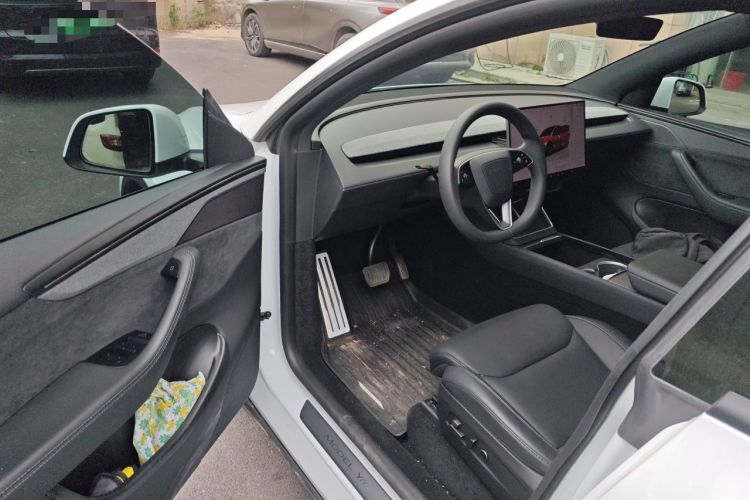 Used Tesla Model Y L 2025 Model Long-Range All-Wheel-Drive Version Driver Seat