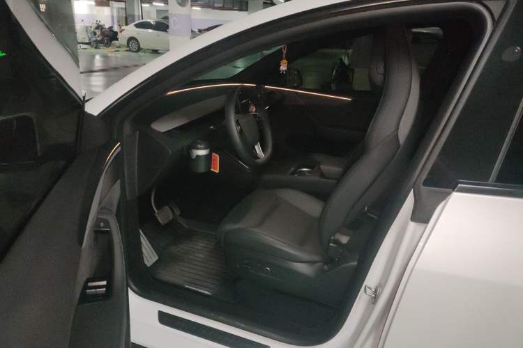 Used Tesla Model Y L 2025 Model Long-Range All-Wheel-Drive Version Driver Seat