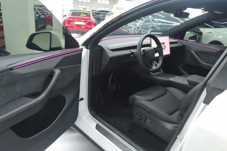 Used Tesla Model Y L 2025 Model Long-Range All-Wheel-Drive Version Driver Seat
