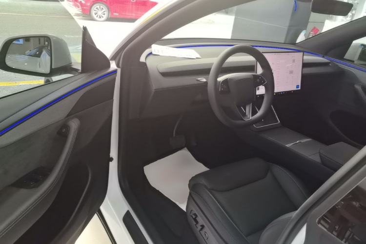 Used Tesla Model Y L 2025 Model Long-Range All-Wheel-Drive Version Driver Seat