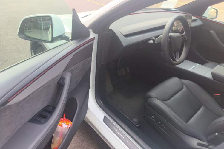 Used Tesla Model Y L 2025 Model Long-Range All-Wheel-Drive Version Driver Seat