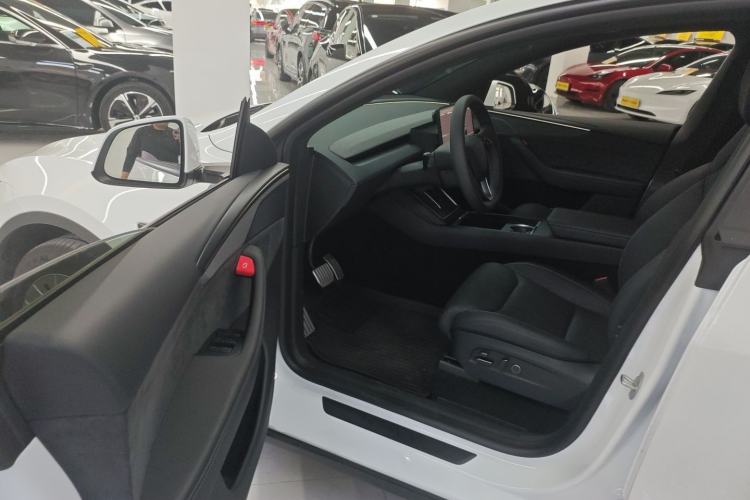 Used Tesla Model Y L 2025 Model Long-Range All-Wheel-Drive Version Driver Seat