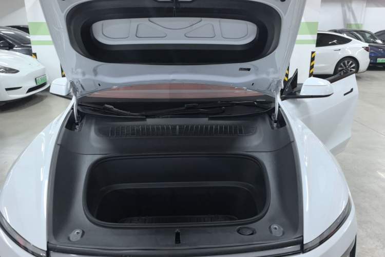 Used Tesla Model Y L 2025 Model Long-Range All-Wheel-Drive Version Engine Bay