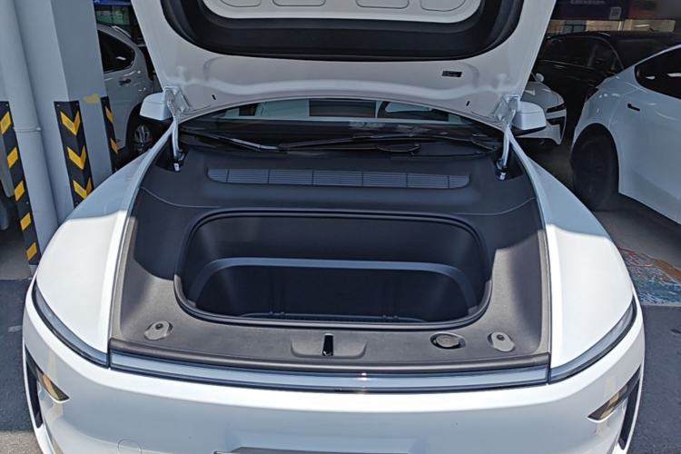 Used Tesla Model Y L 2025 Model Long-Range All-Wheel-Drive Version Engine Bay