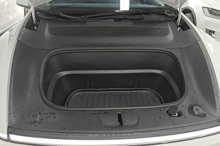 Used Tesla Model Y L 2025 Model Long-Range All-Wheel-Drive Version Engine Bay
