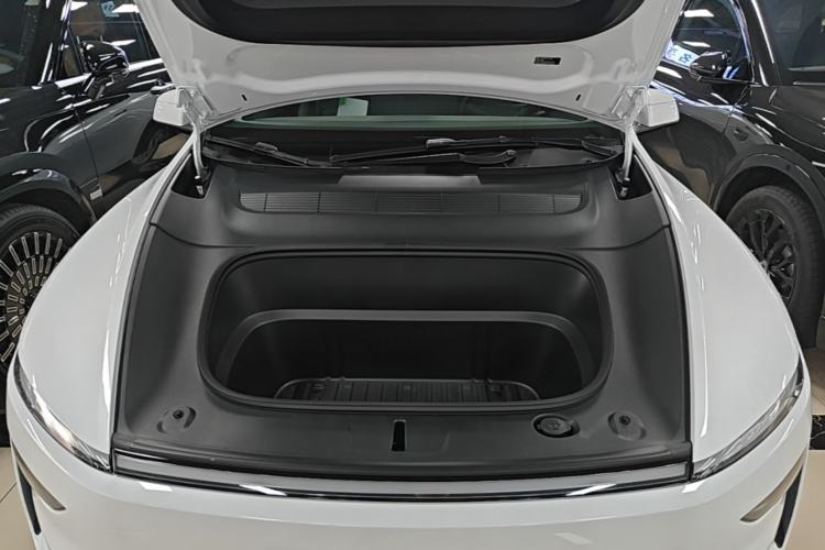 Used Tesla Model Y L 2025 Model Long-Range All-Wheel-Drive Version Engine Bay