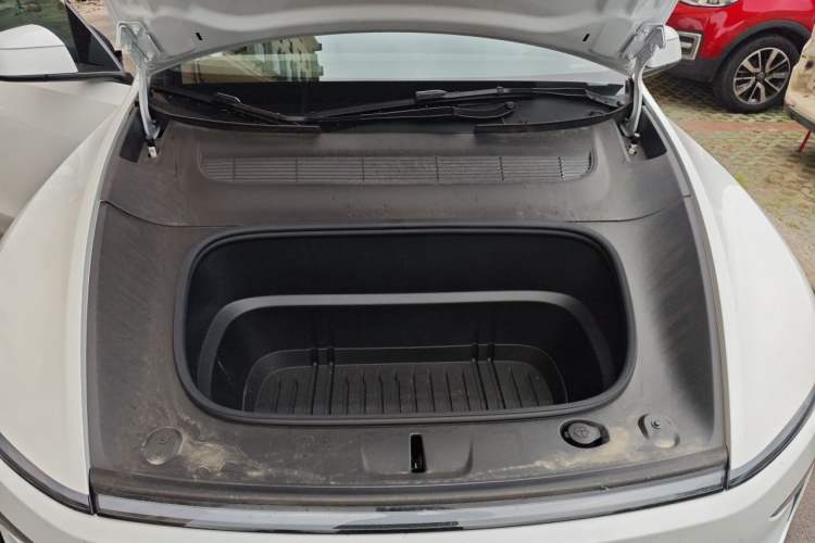 Used Tesla Model Y L 2025 Model Long-Range All-Wheel-Drive Version Engine Bay