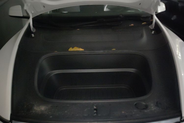 Used Tesla Model Y L 2025 Model Long-Range All-Wheel-Drive Version Engine Bay