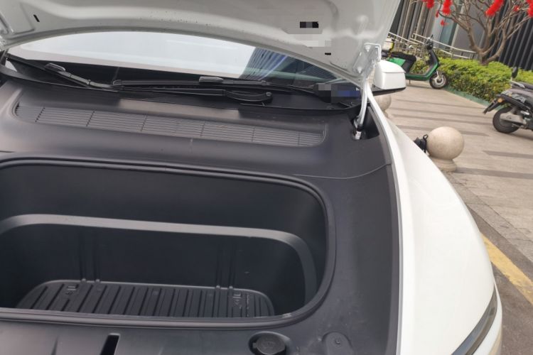 Used Tesla Model Y L 2025 Model Long-Range All-Wheel-Drive Version Engine Bay Left