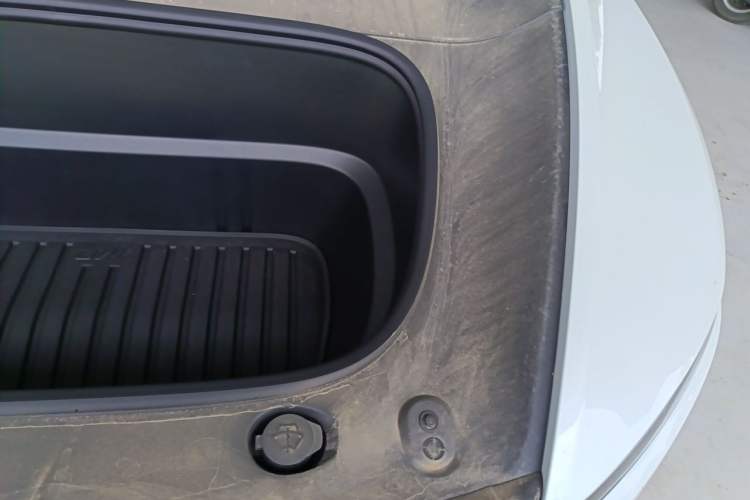 Used Tesla Model Y L 2025 Model Long-Range All-Wheel-Drive Version Engine Bay Left