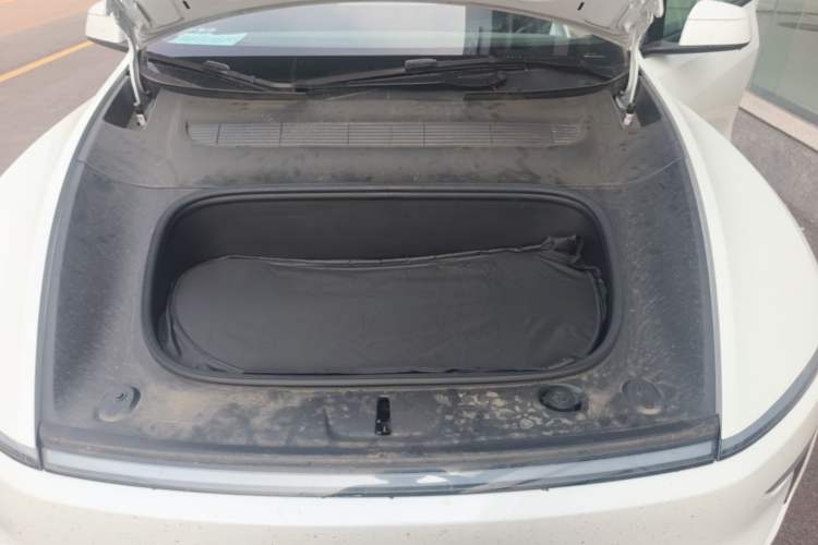 Used Tesla Model Y L 2025 Model Long-Range All-Wheel-Drive Version Engine Bay