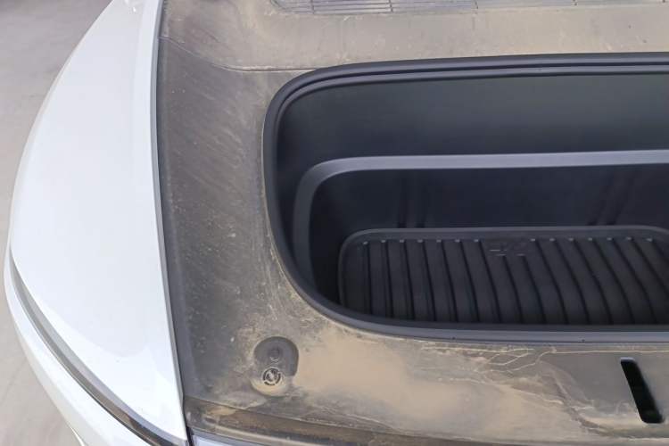 Used Tesla Model Y L 2025 Model Long-Range All-Wheel-Drive Version Engine Bay Right