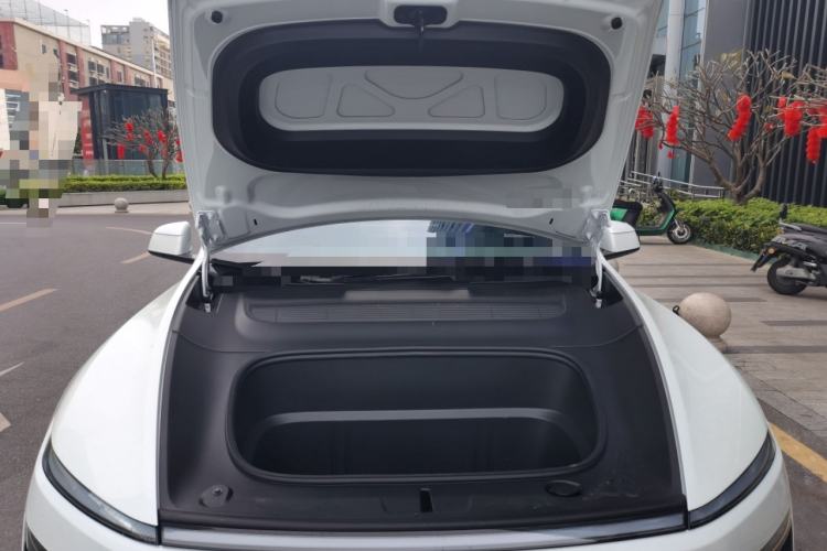 Used Tesla Model Y L 2025 Model Long-Range All-Wheel-Drive Version Engine Bay