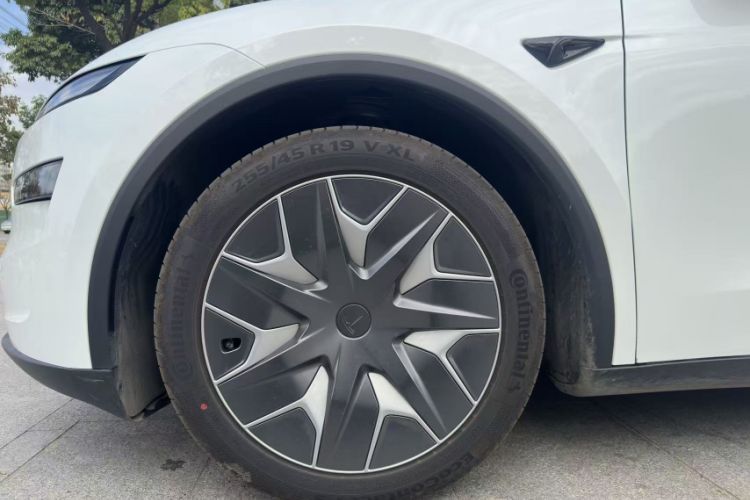 Used Tesla Model Y L 2025 Model Long-Range All-Wheel-Drive Version Exterior 1