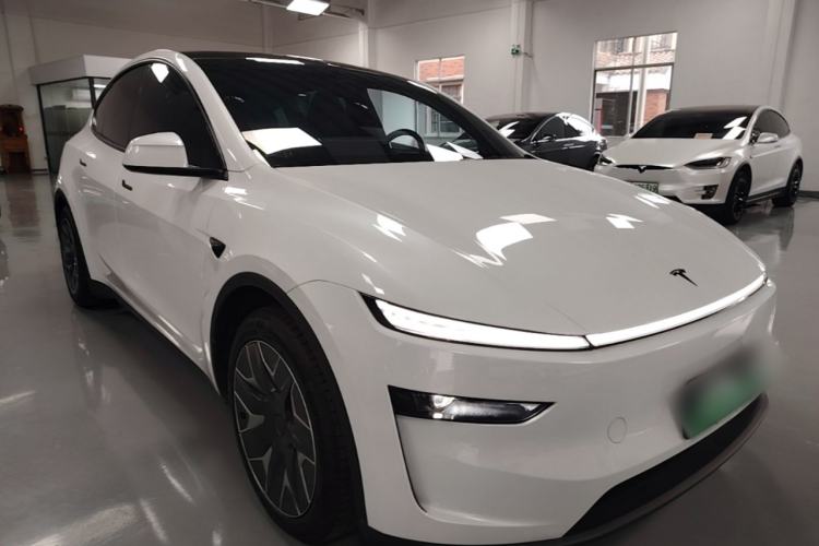 Used Tesla Model Y L 2025 Model Long-Range All-Wheel-Drive Version Exterior 1