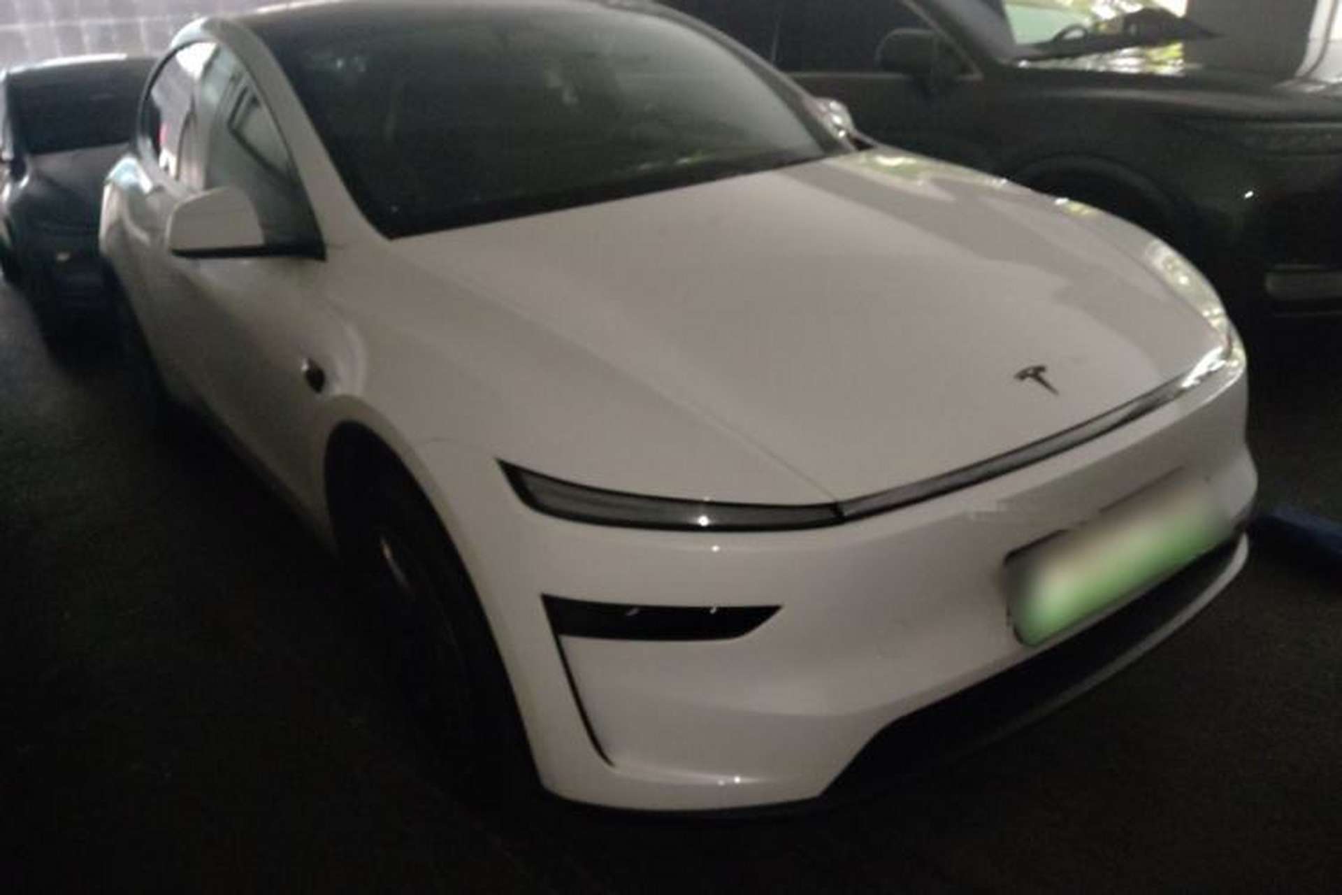 Used Tesla Model Y L 2025 Model Long-Range All-Wheel-Drive Version Exterior 1