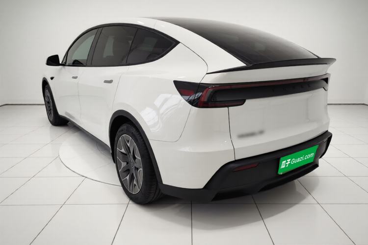 Used Tesla Model Y L 2025 Model Long-Range All-Wheel-Drive Version Exterior 2