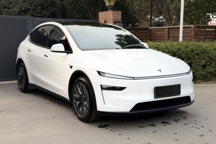 Used Tesla Model Y L 2025 Model Long-Range All-Wheel-Drive Version Exterior 4