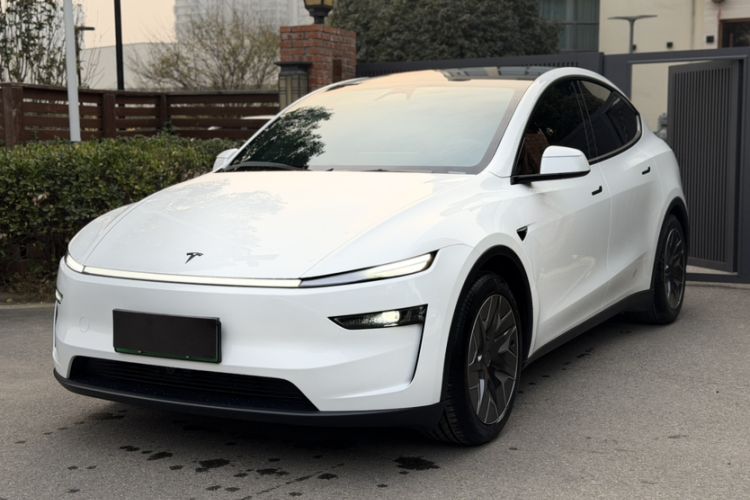 Used Tesla Model Y L 2025 Model Long-Range All-Wheel-Drive Version Exterior 6