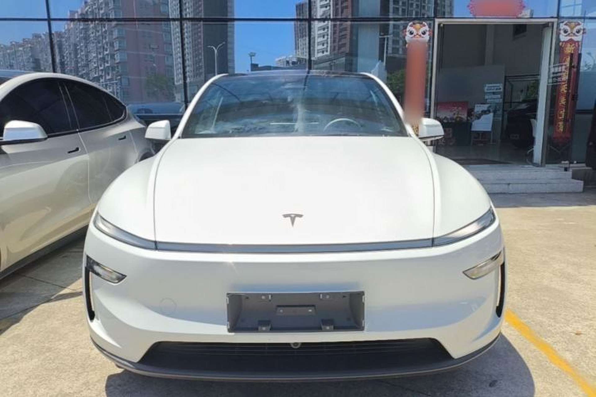 Used Tesla Model Y L 2025 Model Long-Range All-Wheel-Drive Version Front