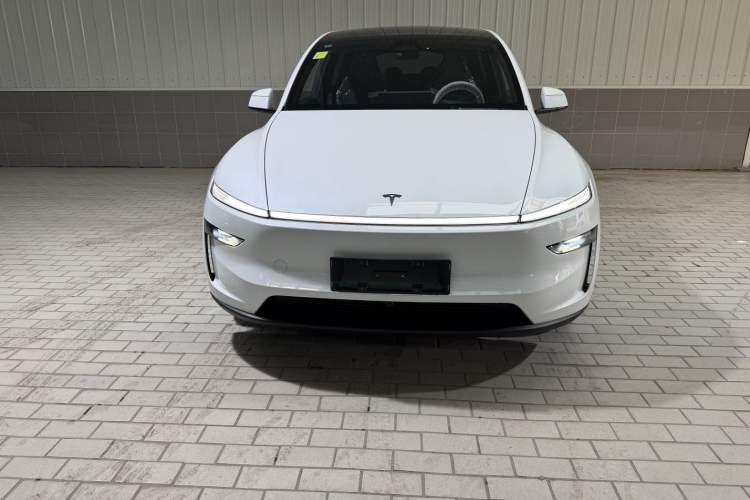 Used Tesla Model Y L 2025 Model Long-Range All-Wheel-Drive Version Front