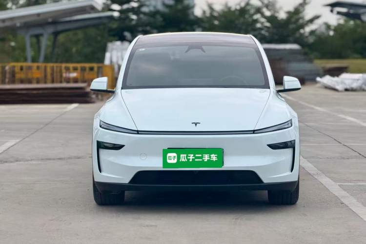 Used Tesla Model Y L 2025 Model Long-Range All-Wheel-Drive Version Front