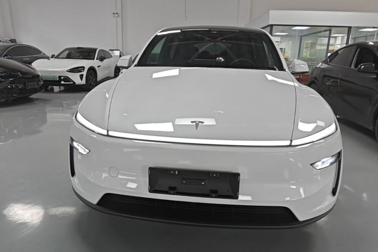 Used Tesla Model Y L 2025 Model Long-Range All-Wheel-Drive Version Front