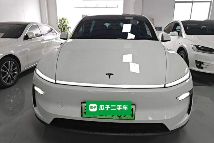 Used Tesla Model Y L 2025 Model Long-Range All-Wheel-Drive Version Front