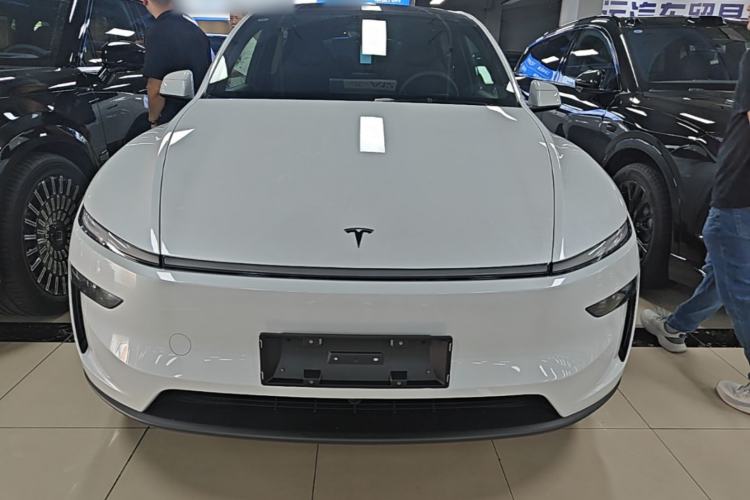 Used Tesla Model Y L 2025 Model Long-Range All-Wheel-Drive Version Front