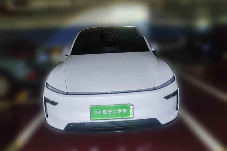 Used Tesla Model Y L 2025 Model Long-Range All-Wheel-Drive Version Front