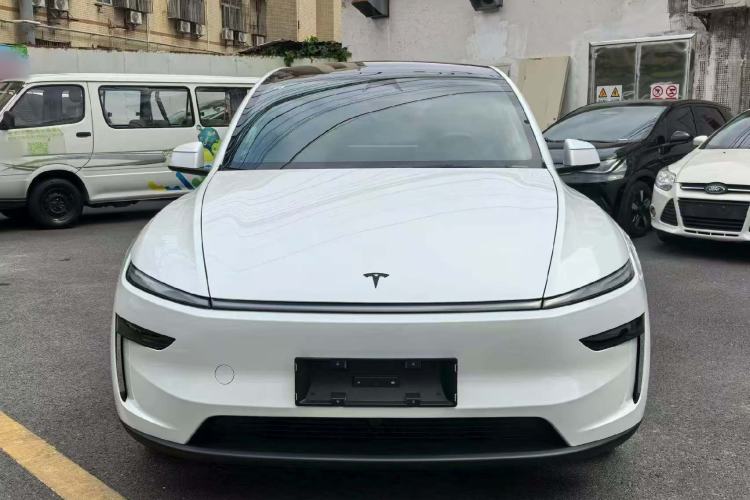 Used Tesla Model Y L 2025 Model Long-Range All-Wheel-Drive Version Front