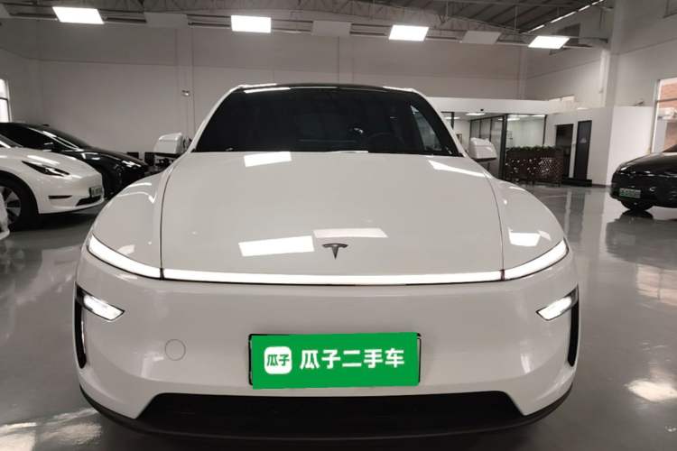 Used Tesla Model Y L 2025 Model Long-Range All-Wheel-Drive Version Front