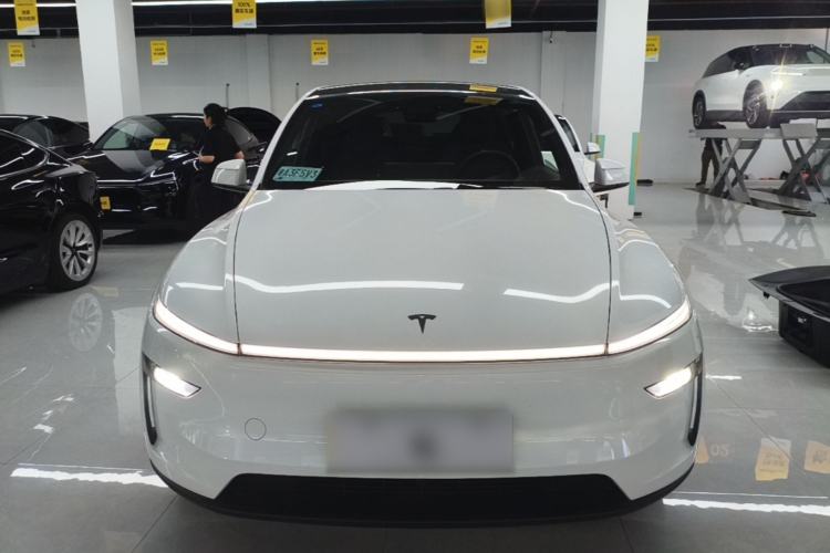 Used Tesla Model Y L 2025 Model Long-Range All-Wheel-Drive Version Front