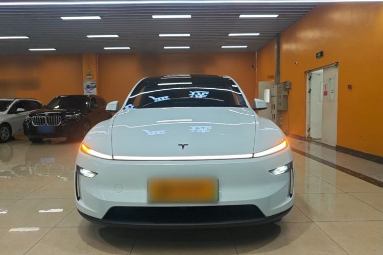 Used Tesla Model Y L 2025 Model Long-Range All-Wheel-Drive Version Front