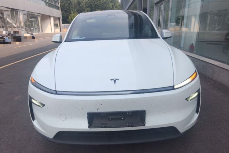 Used Tesla Model Y L 2025 Model Long-Range All-Wheel-Drive Version Front