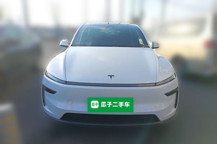 Used Tesla Model Y L 2025 Model Long-Range All-Wheel-Drive Version Front