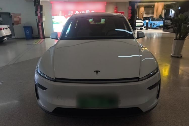 Used Tesla Model Y L 2025 Model Long-Range All-Wheel-Drive Version Front